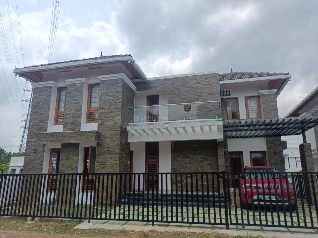 4 BHK Villa in Kakkanad for rent Kochi. The reference number is 20537308
