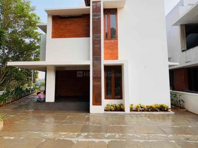 4 BHK Villa in Kakkanad for resale Kochi. The reference number is 19659986