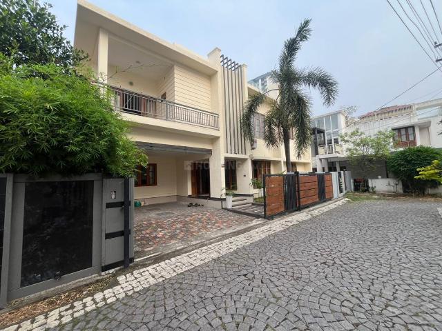 4 BHK Villa in Kakkanad for resale Kochi. The reference number is 20002671