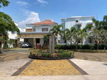 4 BHK Villa in Kalamassery for rent Kochi. The reference number is 19844062