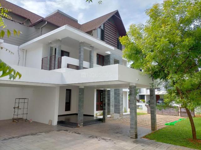 4 BHK Villa in Kalamassery for resale Kochi. The reference number is 21034470
