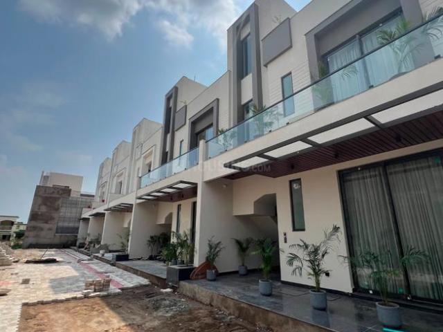 4 BHK Villa in Kharar for resale Mohali. The reference number is 20954464