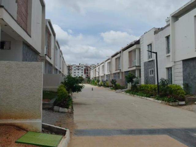 4 BHK Villa in Kompally for resale Hyderabad. The reference number is 21042715