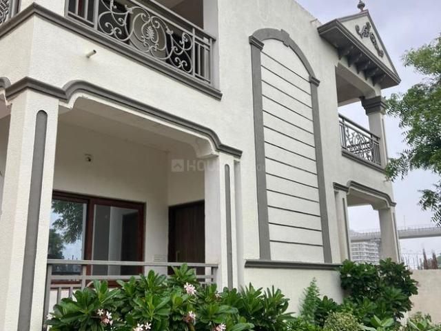 4 BHK Villa in Koba for resale Gandhinagar. The reference number is 21163172