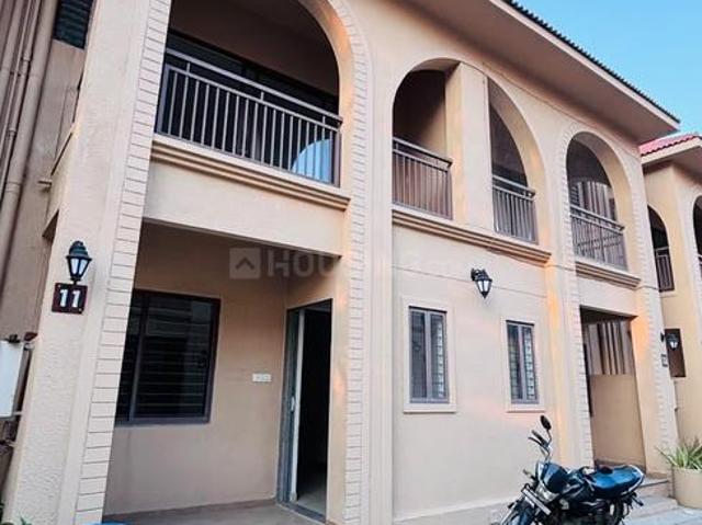4 BHK Villa in Lambha for rent Ahmedabad. The reference number is 21250203