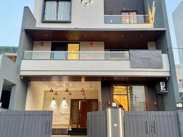 4 BHK Villa in Mansarovar Extension for resale Jaipur. The reference number is 20137357