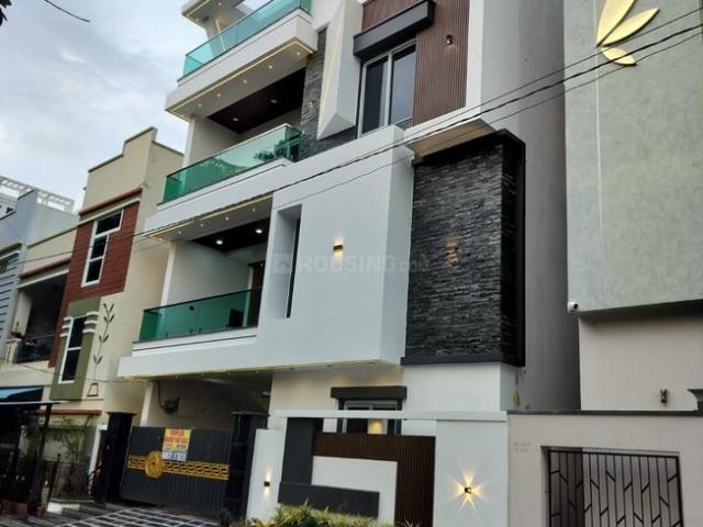 4 BHK Villa in Madhapur for resale Hyderabad. The reference number is 20938314