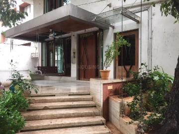 4 BHK Villa in Mahim for rent Mumbai. The reference number is 19746829