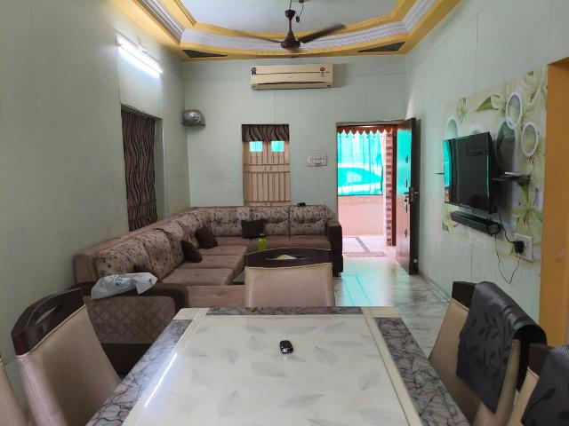 4 BHK Villa in Memnagar for resale Ahmedabad. The reference number is 20318861