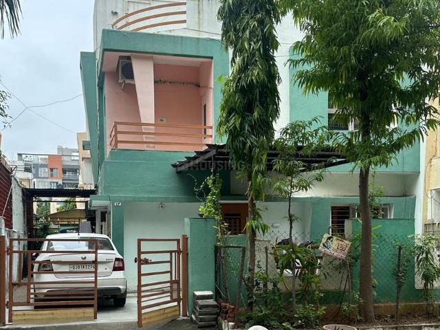 4 BHK Villa in Motera for resale Ahmedabad. The reference number is 19176645