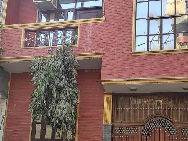 4 BHK Villa in Nangloi for resale New Delhi. The reference number is 6722120
