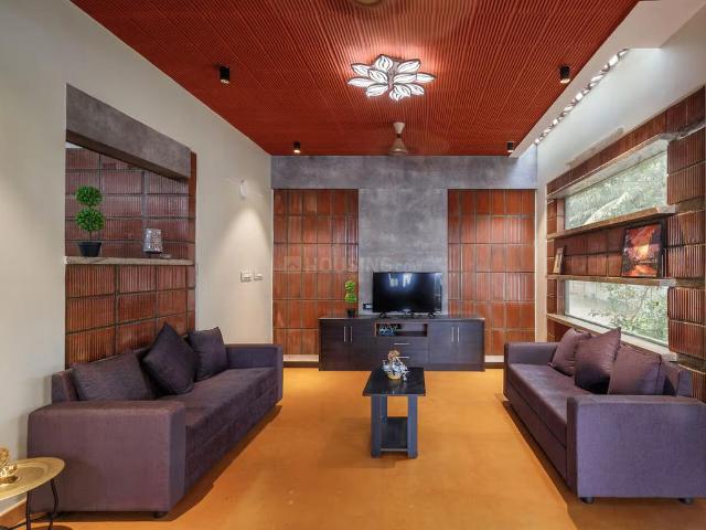 4 BHK Villa in Navrangpura for resale Ahmedabad. The reference number is 19946410