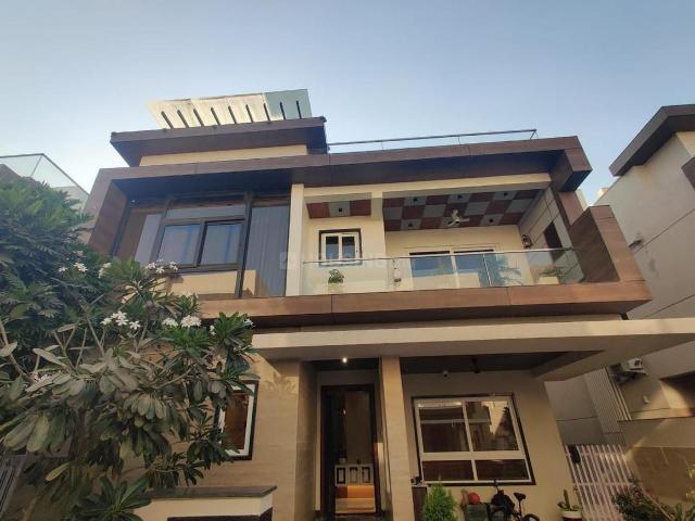 4 BHK Villa in Osman Nagar for resale Hyderabad. The reference number is 20703439