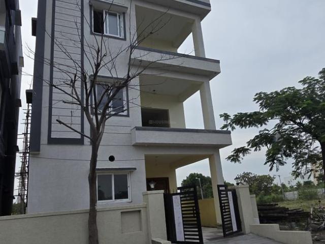 4 BHK Villa in Patancheru for resale Sangareddy. The reference number is 18585937