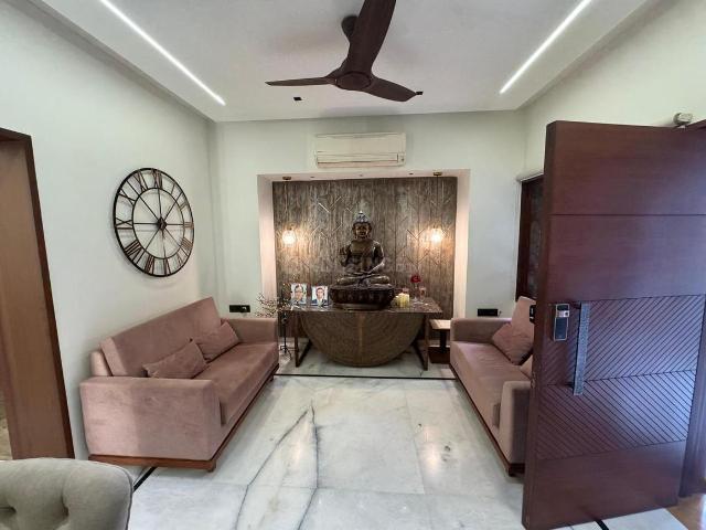 4 BHK Villa in Prahlad Nagar for rent Ahmedabad. The reference number is 19562627