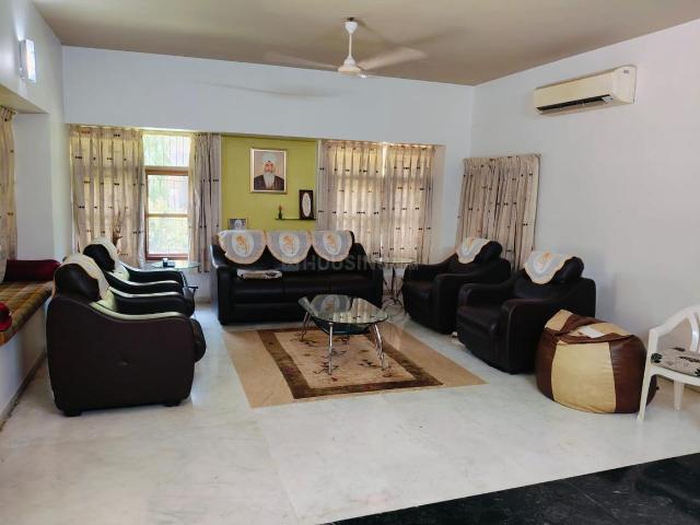 4 BHK Villa in Prahlad Nagar for resale Ahmedabad. The reference number is 20796819