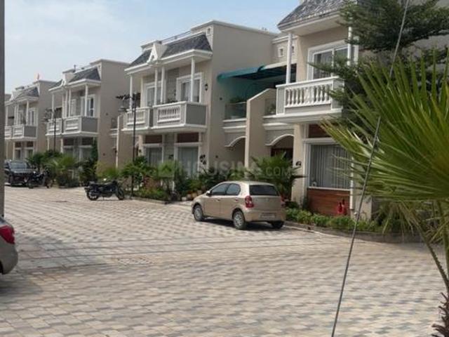 4 BHK Villa in Preet Colony for rent Zirakpur. The reference number is 21175741