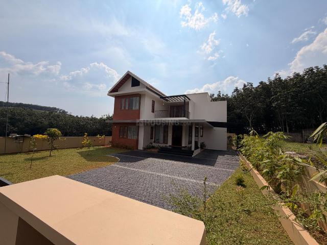 4 BHK Villa in Puthenkurish for resale Kochi. The reference number is 21299684