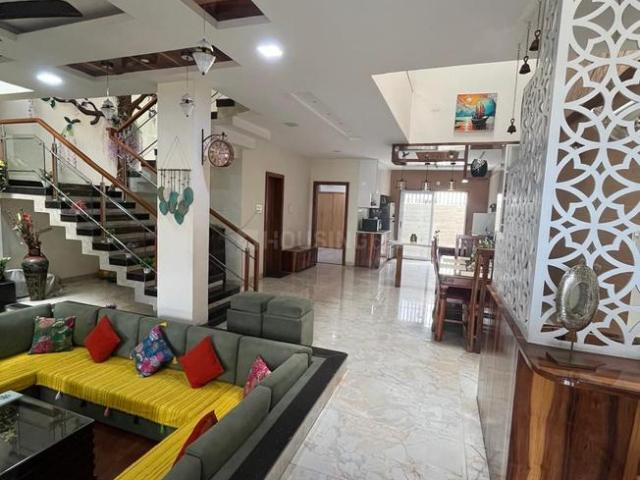 4 BHK Villa in Scheme No 140 for resale Indore. The reference number is 21165375