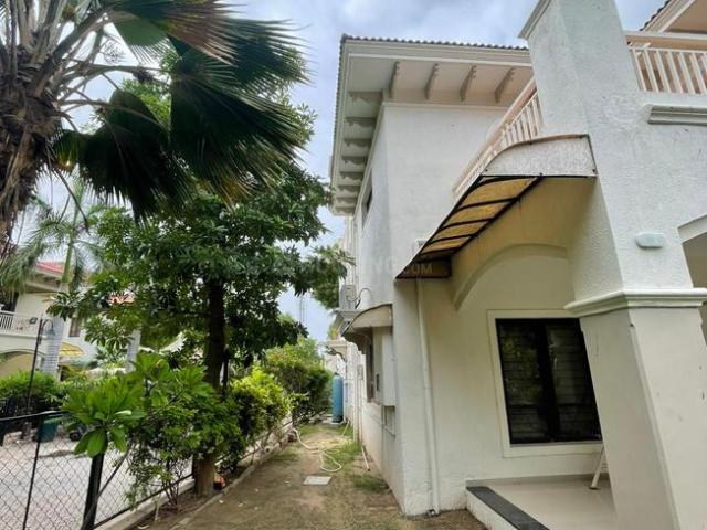 4 BHK Villa in Science City for resale Ahmedabad. The reference number is 18939627