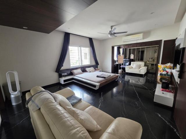4 BHK Villa in Science City for resale Ahmedabad. The reference number is 21308500