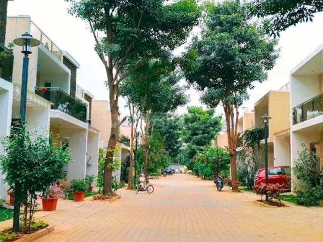 4 BHK Villa in Sarjapur for rent Bengaluru. The reference number is 21338664