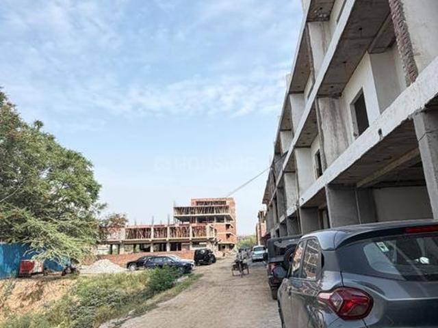 4 BHK Villa in Sector 107 for resale Noida. The reference number is 20669911
