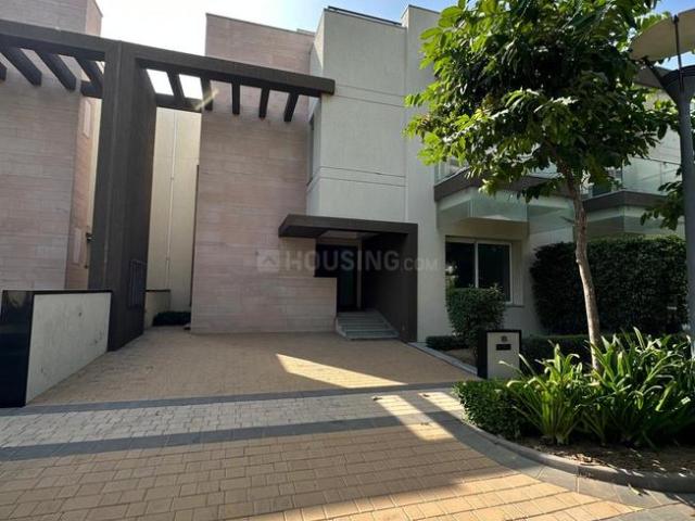 4 BHK Villa in Sector 109 for rent Gurgaon. The reference number is 21102345