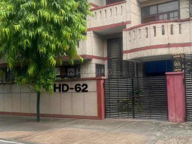 4 BHK Villa in Sector 135 for resale Noida. The reference number is 21046099