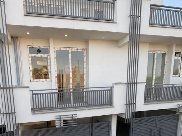 4 BHK Villa in Sector 166 for resale Noida. The reference number is 20837462