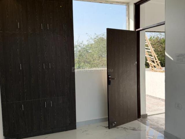 4 BHK Villa in Sector 166 for resale Noida. The reference number is 20837324