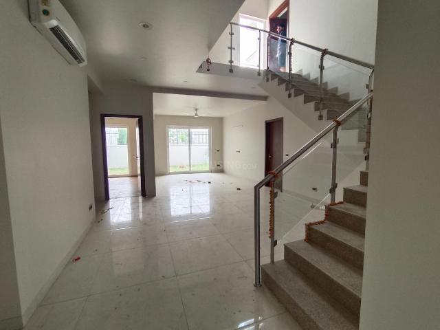 4 BHK Villa in Sector 33 for rent Sohna. The reference number is 18897815