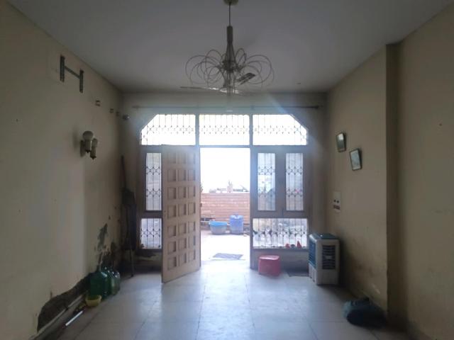 4 BHK Villa in Sector 37 for resale Faridabad. The reference number is 18095911