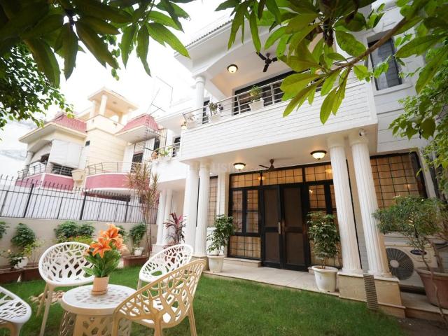 4 BHK Villa in Sector 57 for rent Gurgaon. The reference number is 21313525