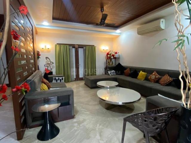 4 BHK Villa in Shantipura for rent Ahmedabad. The reference number is 19324369