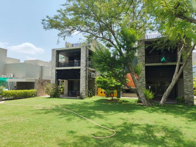 4 BHK Villa in Shantipura for rent Ahmedabad. The reference number is 20547874
