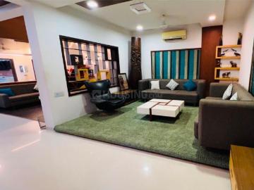 4 BHK Villa in Shela for rent Ahmedabad. The reference number is 20485582