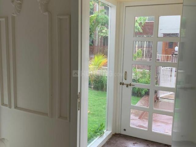 4 BHK Villa in Shela for rent Ahmedabad. The reference number is 20927247