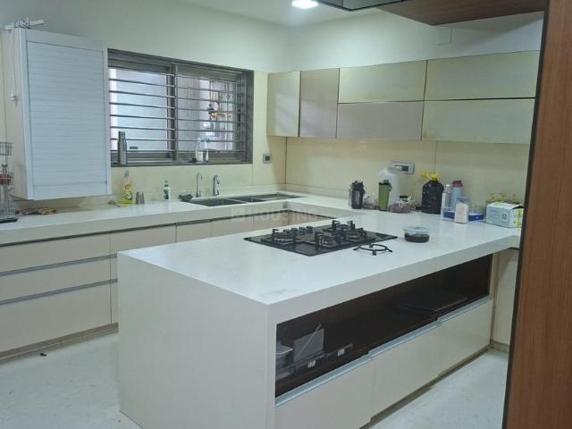4 BHK Villa in Shela for rent Ahmedabad. The reference number is 20995797