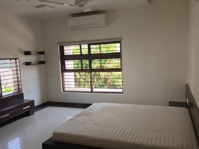 4 BHK Villa in Shela for rent Ahmedabad. The reference number is 20171453
