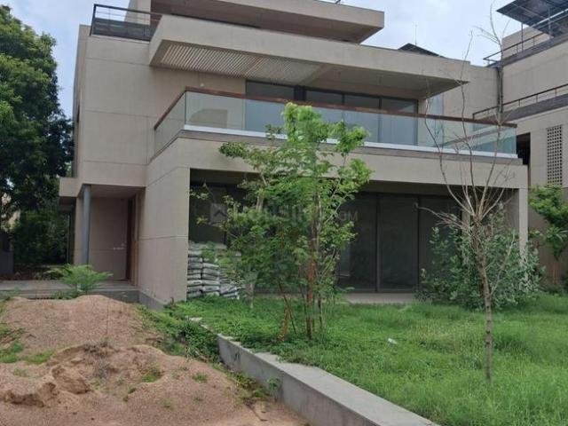 4 BHK Villa in Shela for rent Ahmedabad. The reference number is 21310563