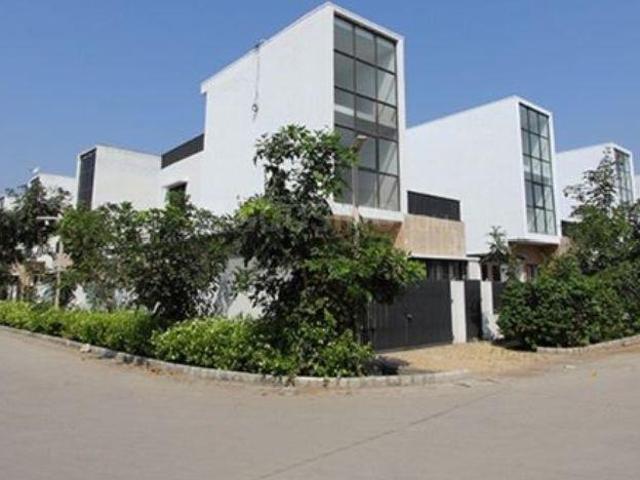 4 BHK Villa in Silver Spring for resale Indore. The reference number is 19721027