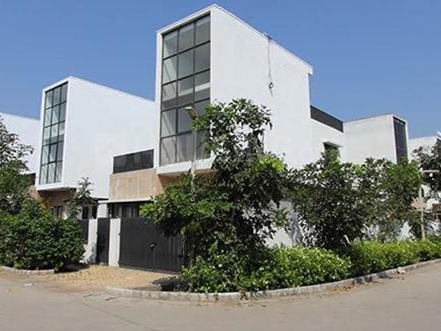4 BHK Villa in Silver Spring for resale Indore. The reference number is 20645449