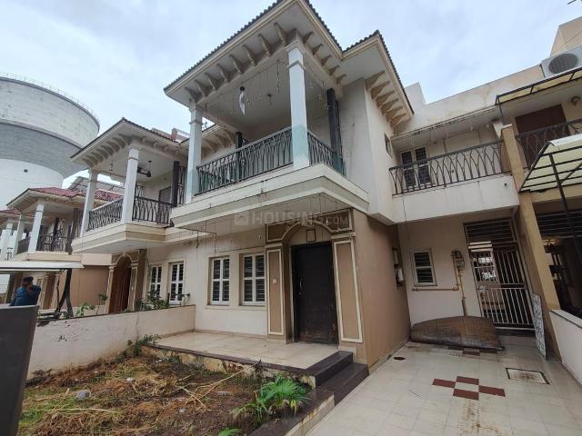 4 BHK Villa in South Bopal for resale Ahmedabad. The reference number is 21163103