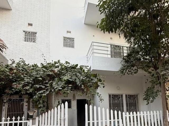 4 BHK Villa in Surajpur for rent Greater Noida. The reference number is 19778880