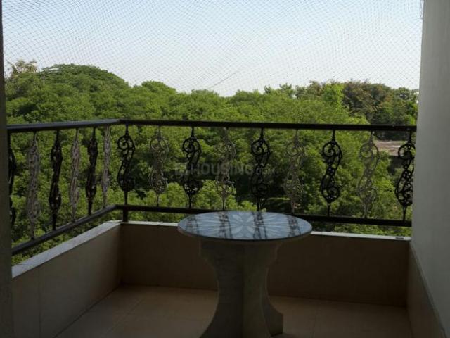 4 BHK Apartment in Camp for rent Pune. The reference number is 21023937