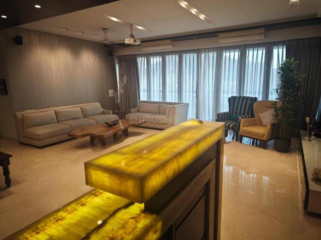 4 BHK Apartment in Chembur for rent Mumbai. The reference number is 18683626