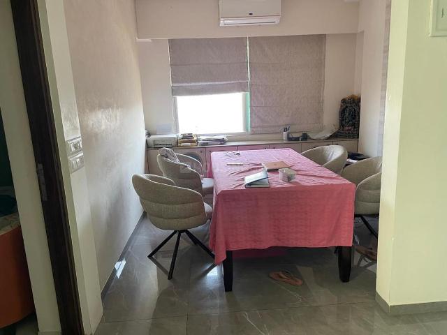 4 BHK Apartment in Chembur for resale Mumbai. The reference number is 20099180