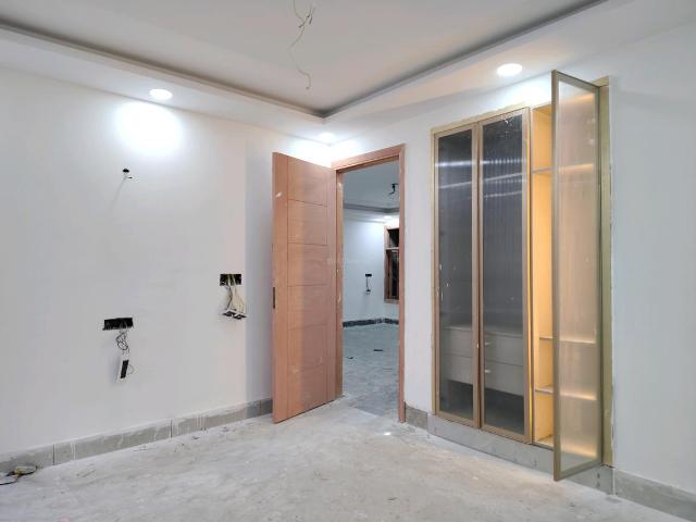 4 BHK Apartment in Chhattarpur for resale New Delhi. The reference number is 16144542