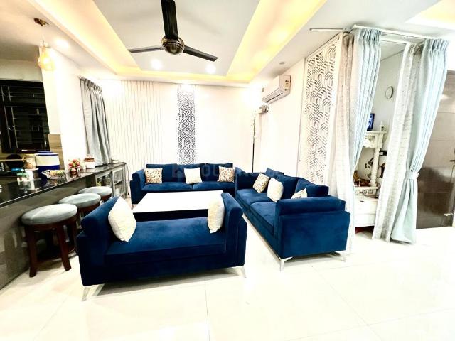4 BHK Apartment in Chhattarpur for resale New Delhi. The reference number is 20173330